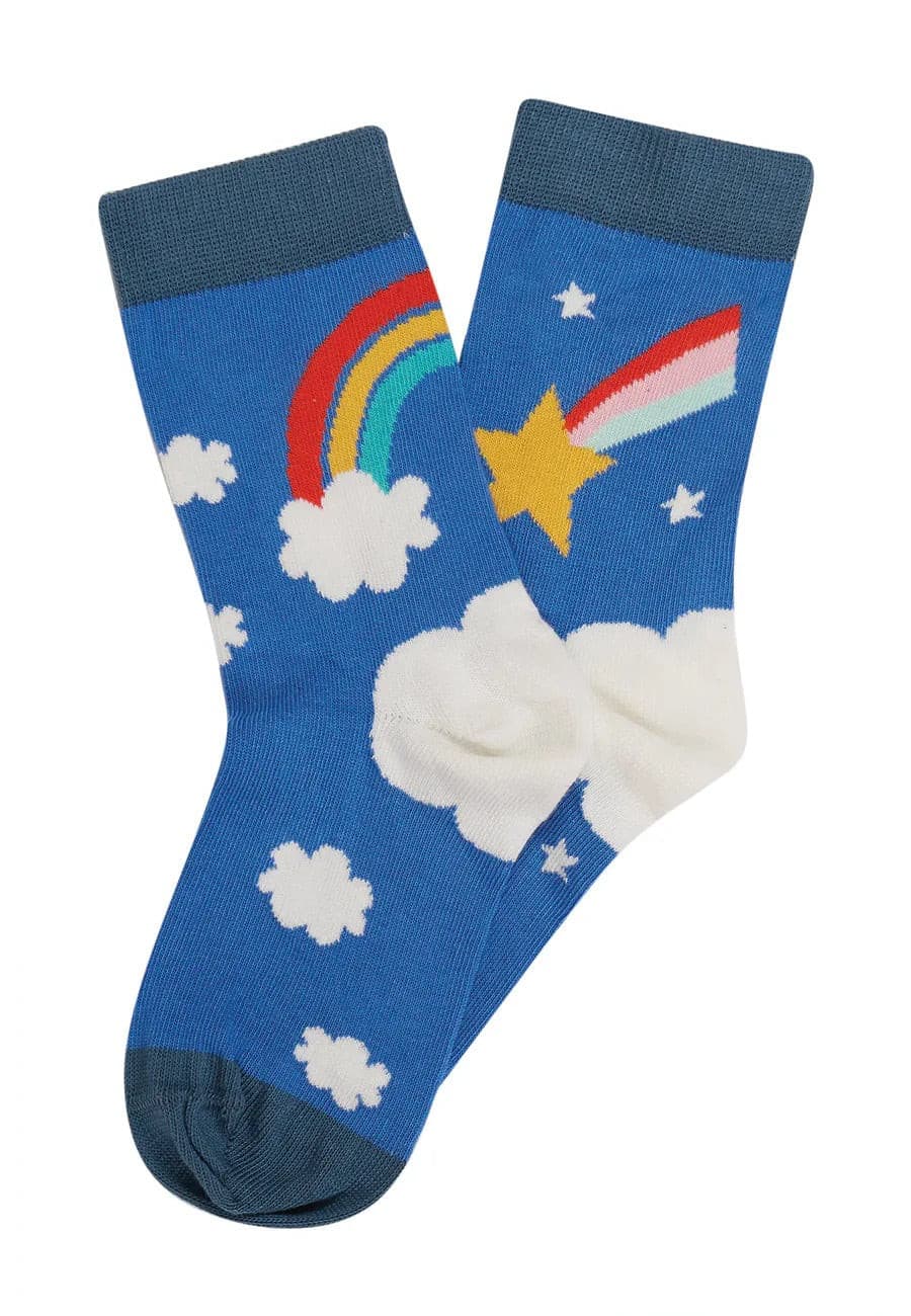 Brighten up your little one's outfits and keep them fresh as a daisy with our 3 pack of wonderfully soft and comfy rib top Rock My Socks from Frugi! Made with GOTS certified 90% Organic Cotton, 8% Polyamide and 2% stretchy Elastane. Available in ages 2 - 10 years. 3pk Frugi Colourful Rainbow Socks