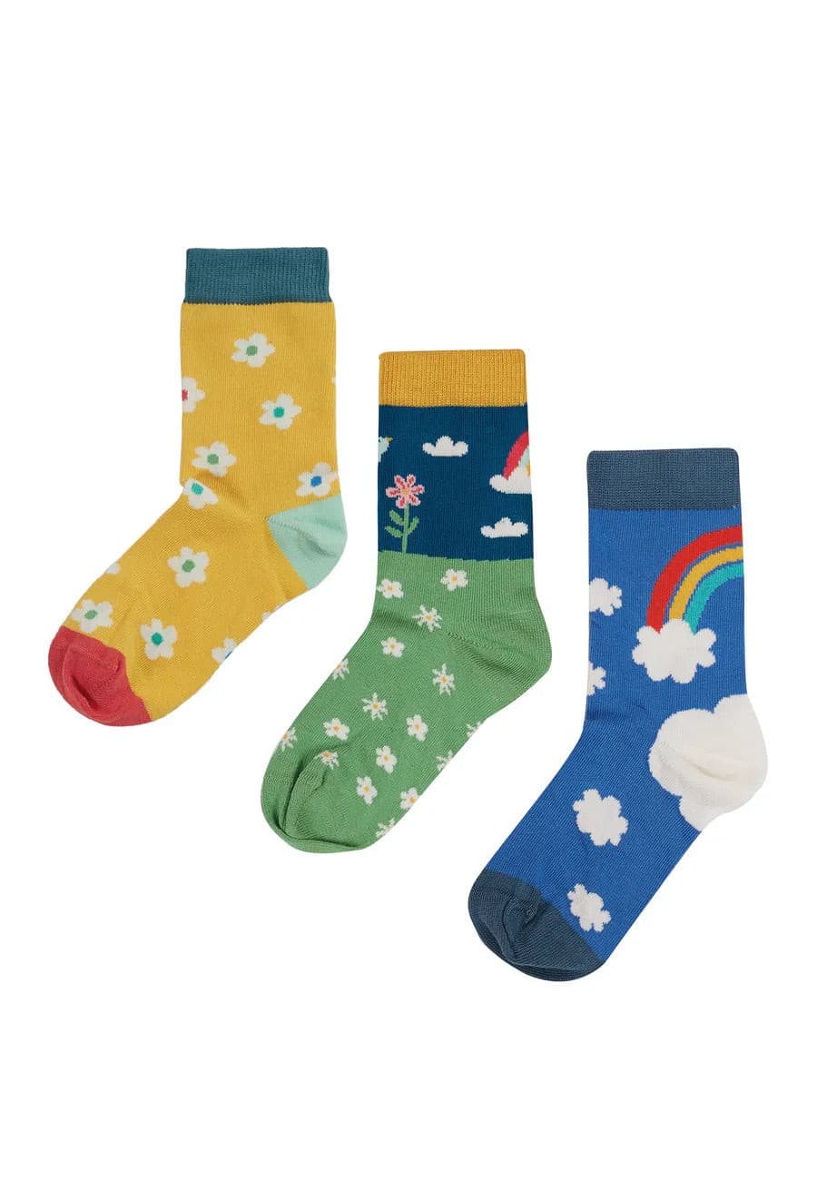 Brighten up your little one's outfits and keep them fresh as a daisy with our 3 pack of wonderfully soft and comfy rib top Rock My Socks from Frugi! Made with GOTS certified 90% Organic Cotton, 8% Polyamide and 2% stretchy Elastane. Available in ages 2 - 10 years. 3pk Frugi Colourful Rainbow Socks